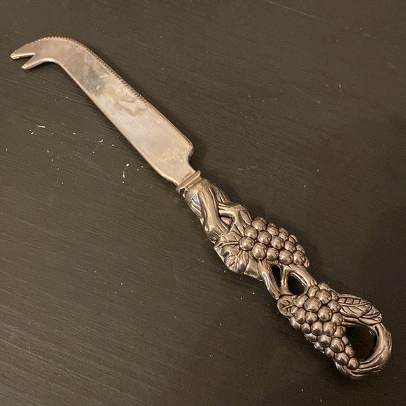 Vintage Epicureanism Vineyard Cheese Knife - Picture 2 of 7